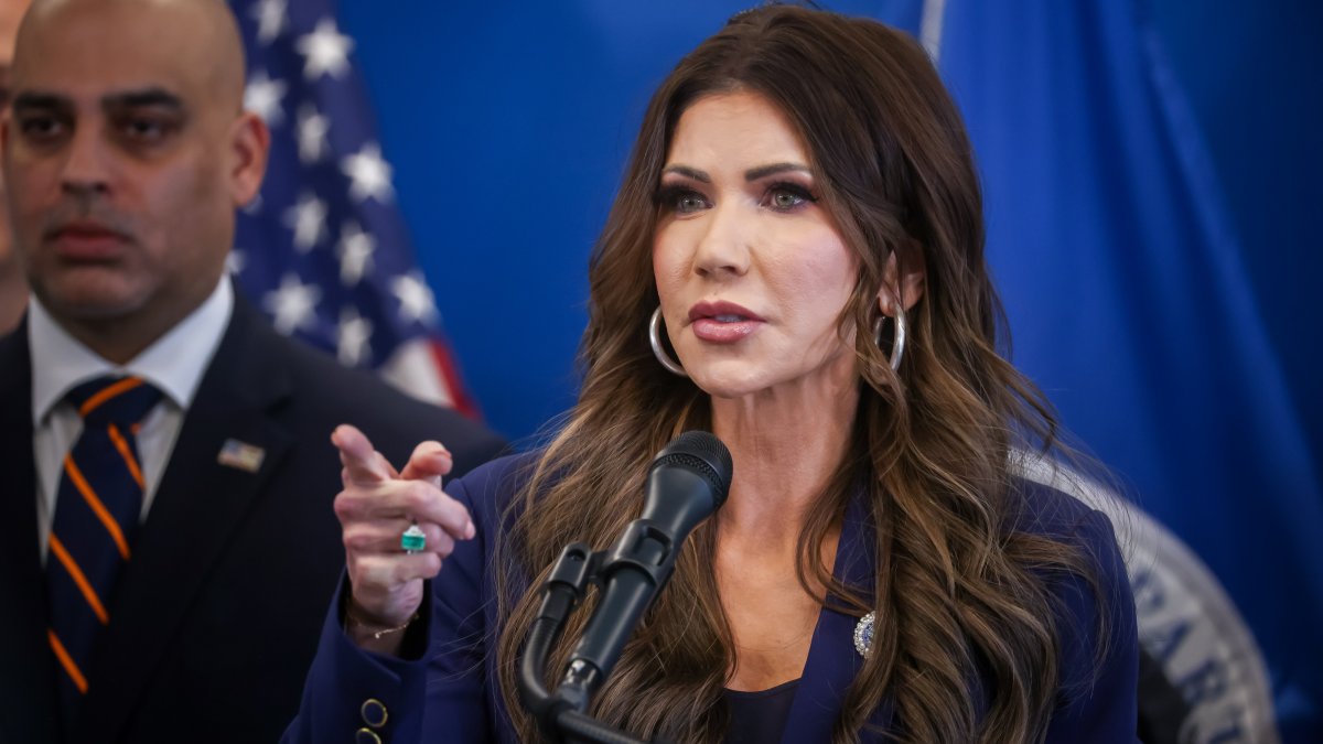 Politicians React to Noem's Firing: Trump's Cabinet Shake-Up